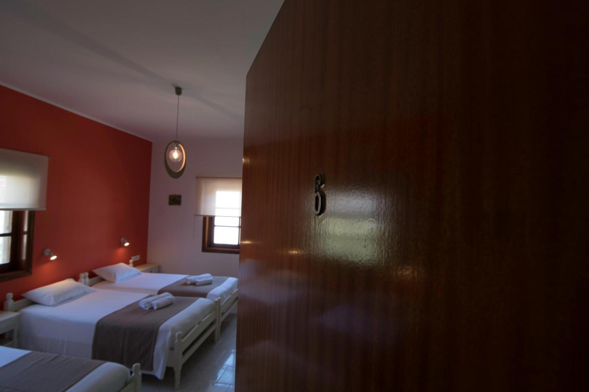 Niki Rooms 帕琉乔拉 客房 照片